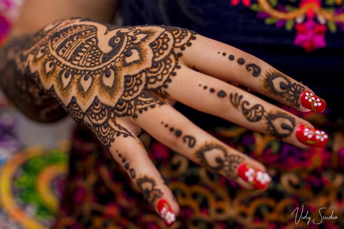 Mehandi Inffection Significance of Mehendi – Vidz Studio | Best Wedding Photographer ...